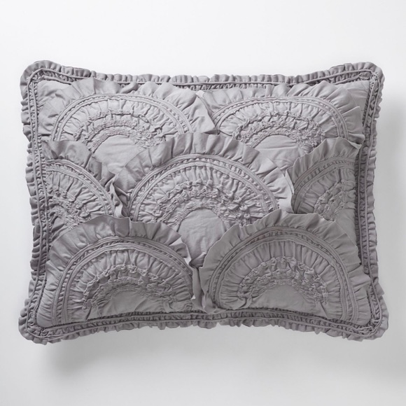 Anthropologie Rivulets Jersey Quilt and Shams. - Picture 2 of 5